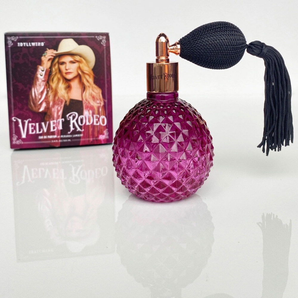 Idyllwind Velvet Rodeo Perfume in Pink and Black